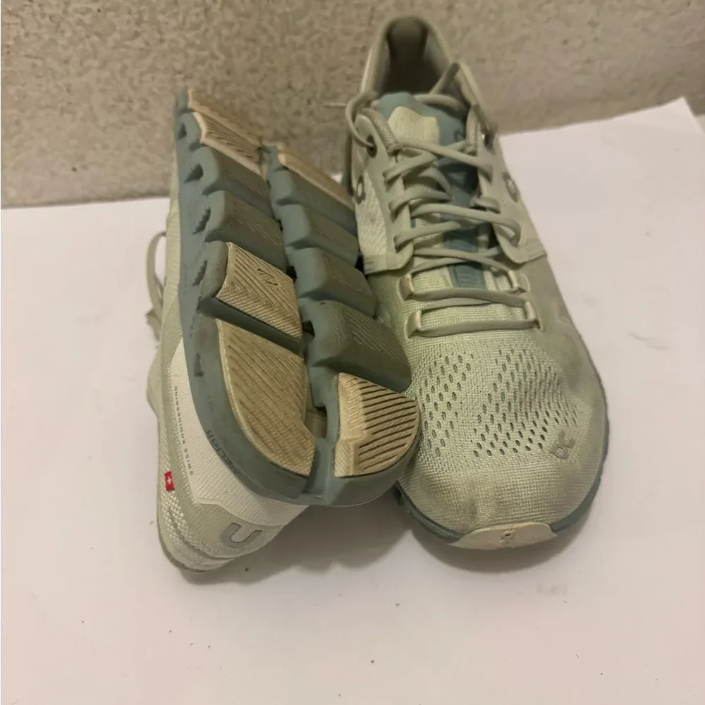 On Running Light Beige and Gray Sneakers 9/40.5